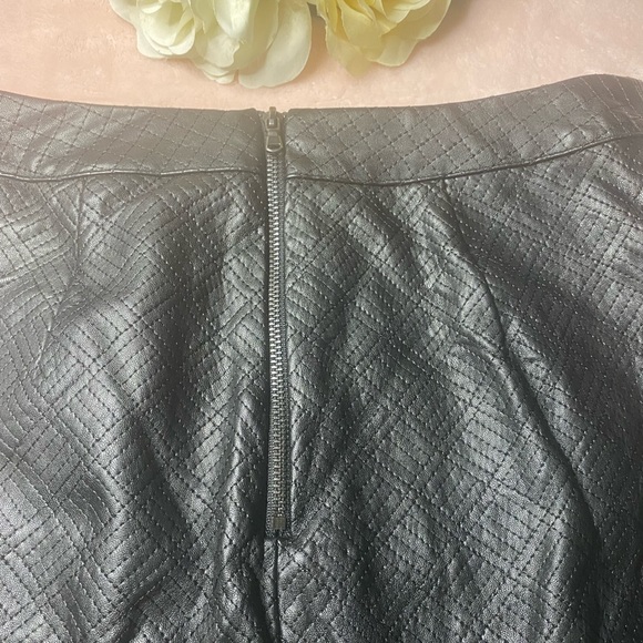 LEATHER SKIRT - Picture 3 of 3